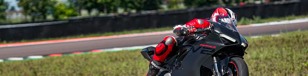 Read more about the article 2 Of The Best Middleweight Sportbikes You Can Buy In 2023 64827