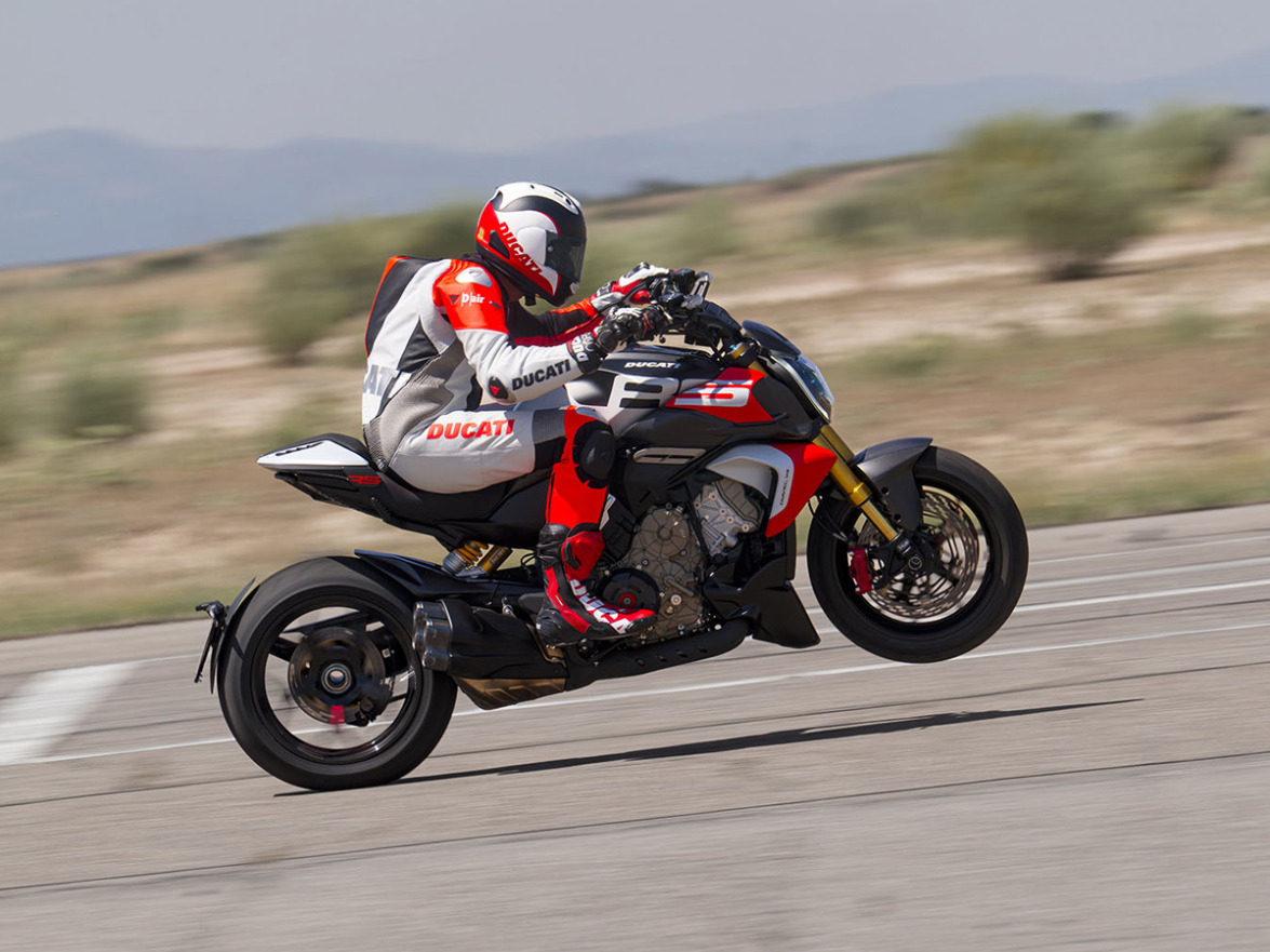 Read more about the article 2026 Ducati Diavel V4 Rs Full Technical Breakdown 101485