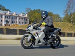 Read more about the article 2025 Honda Cbr600rr First Ride 99601