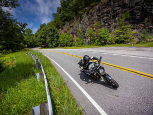 Read more about the article 2024 Honda Cb650r E Clutch Review 80450