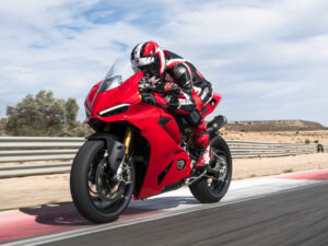 Read more about the article All New Ducati Panigale V2 Preview 84154