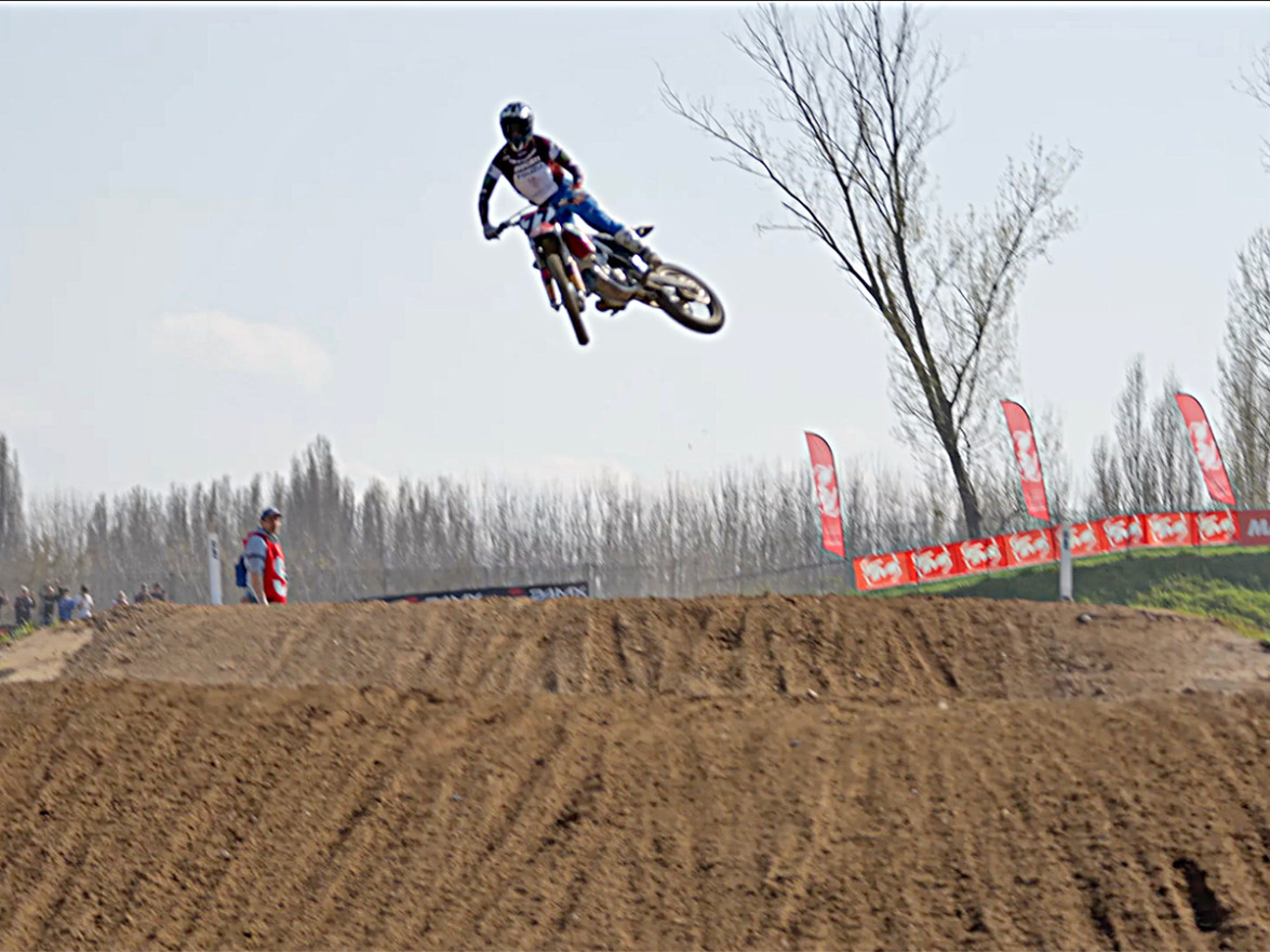 Read more about the article Ducatis 1St Mx Title The Desmo450 Mx 85054