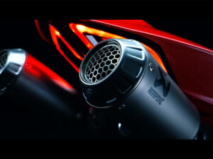 Read more about the article Equip Your Panigale V4 With Akrapovi And Ducati 92143