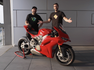 Read more about the article First Look All New Ducati Panigale V4 77522