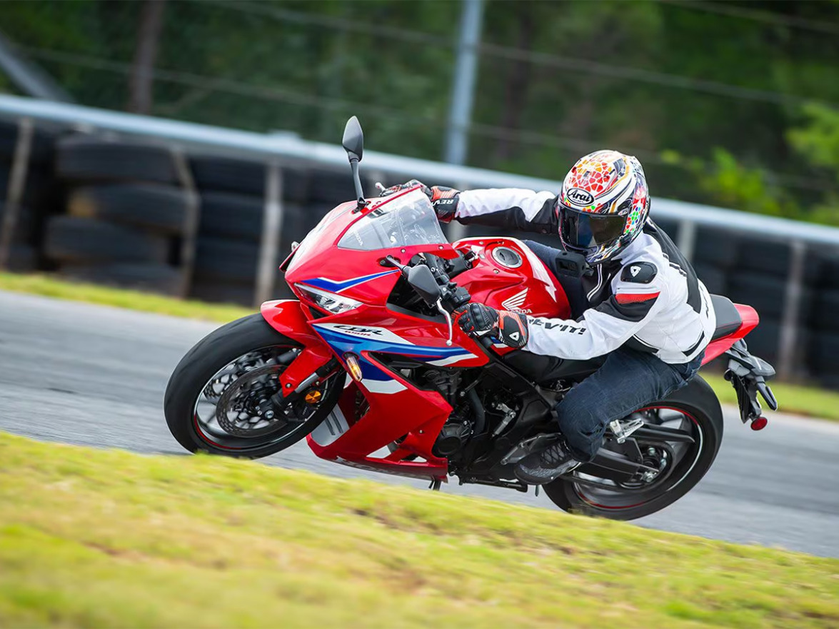 Read more about the article First Ride Honda E Clutch Equipped Cbr650r 80715