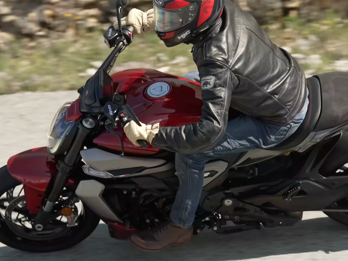 Read more about the article First Ride 2025 Ducati Xdiavel V4 Review 97069