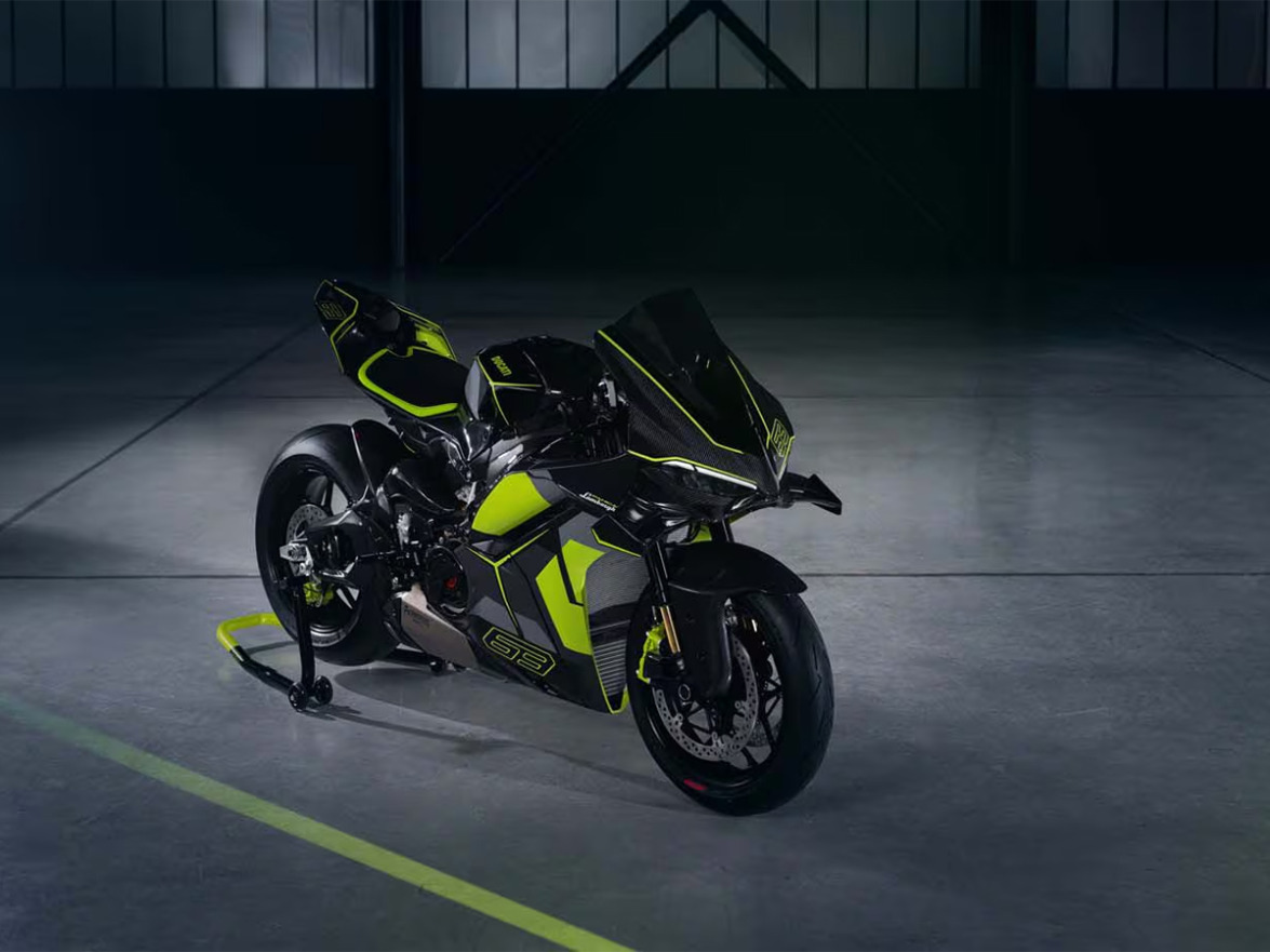 Read more about the article First Look 2026 Ducati Panigale V4 Lamborghini 94316