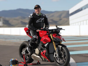 Read more about the article First Ride On Track New 2025 Ducati Streetfighter V4s 93453