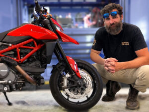 Read more about the article I Still Hate Ducatis But This Bike Is Different 102985