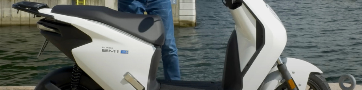 Read more about the article Mcn Review The Honda Em1 E Scooter 62126