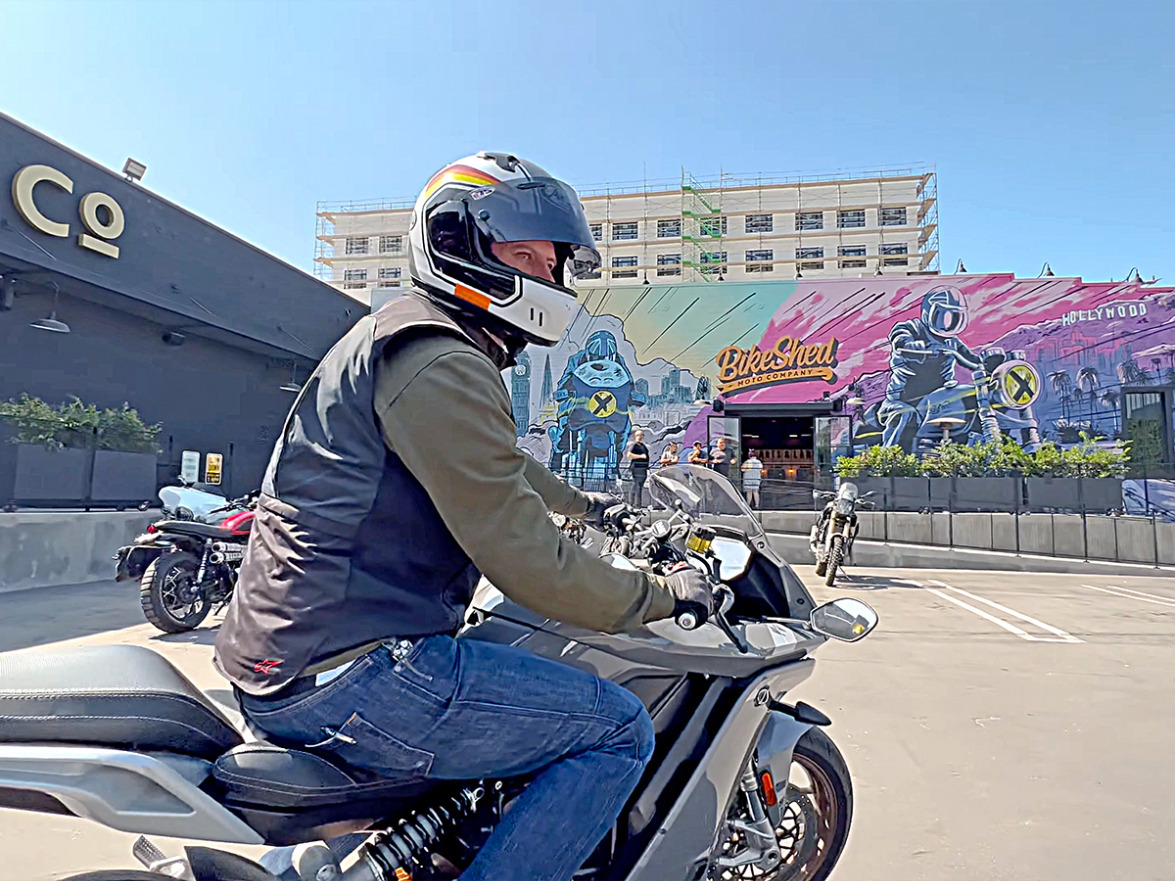 You are currently viewing Motogeo Tests The Alpinestars Tech Air 3 Vest 65770