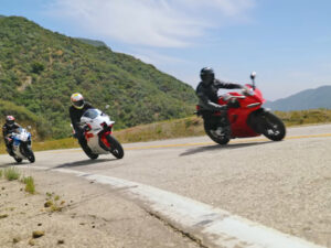 Read more about the article Shootout 2025 Ducati Panigale V2 Vs Yamaha Yzf R9 Vs Suzuki Gsx R750 96836