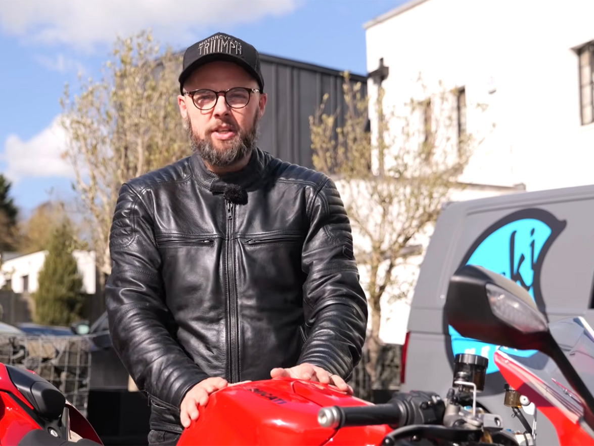 Read more about the article Sports Bike Perfection 94842