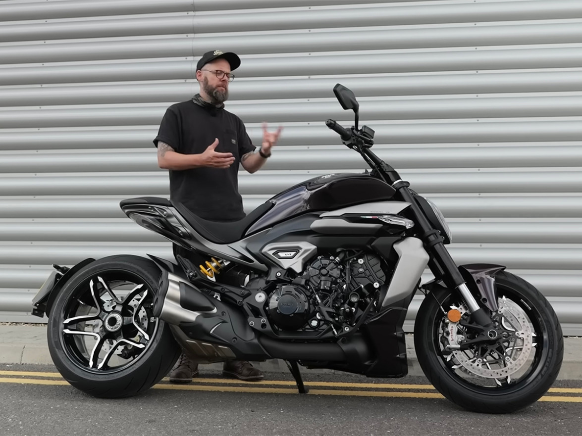 Read more about the article The Ultimate Power Cruiser 98642