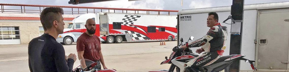 Read more about the article V1p Trackdays Are For You 27834