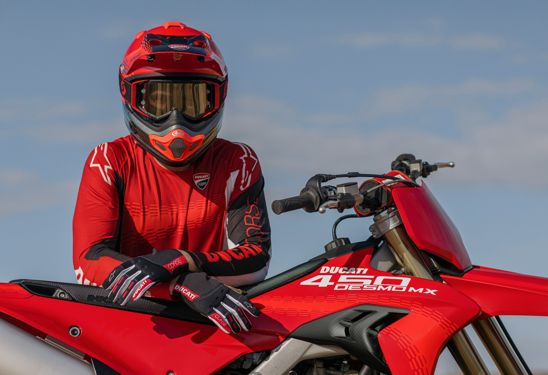 Read more about the article Ducati Desmo450 MX: Ducati Racing DNA Hits the Dirt
