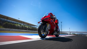 Read more about the article 2027 Ducati Panigale V4 S: The Evolution of Performance Meets Factory Personalization